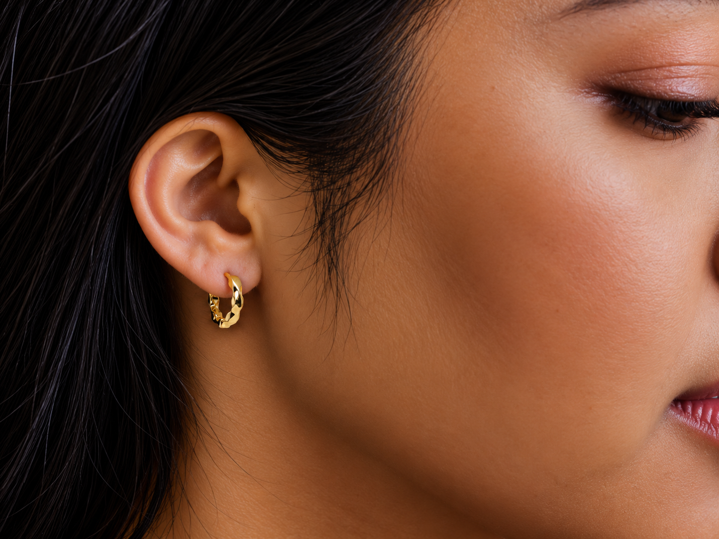 Organic Wave Huggie Hoops – Gold