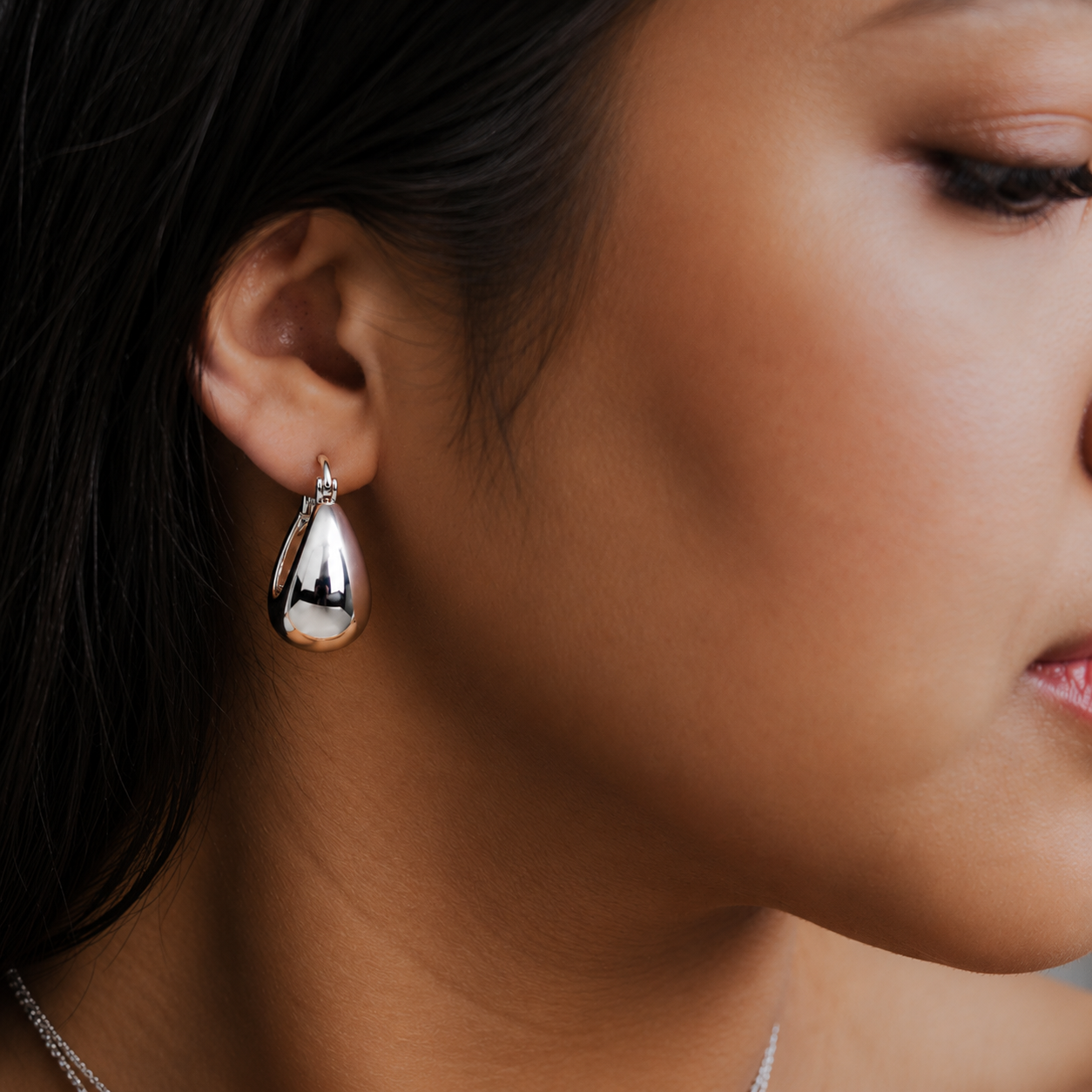 Polished Teardrop Hoops – Silver