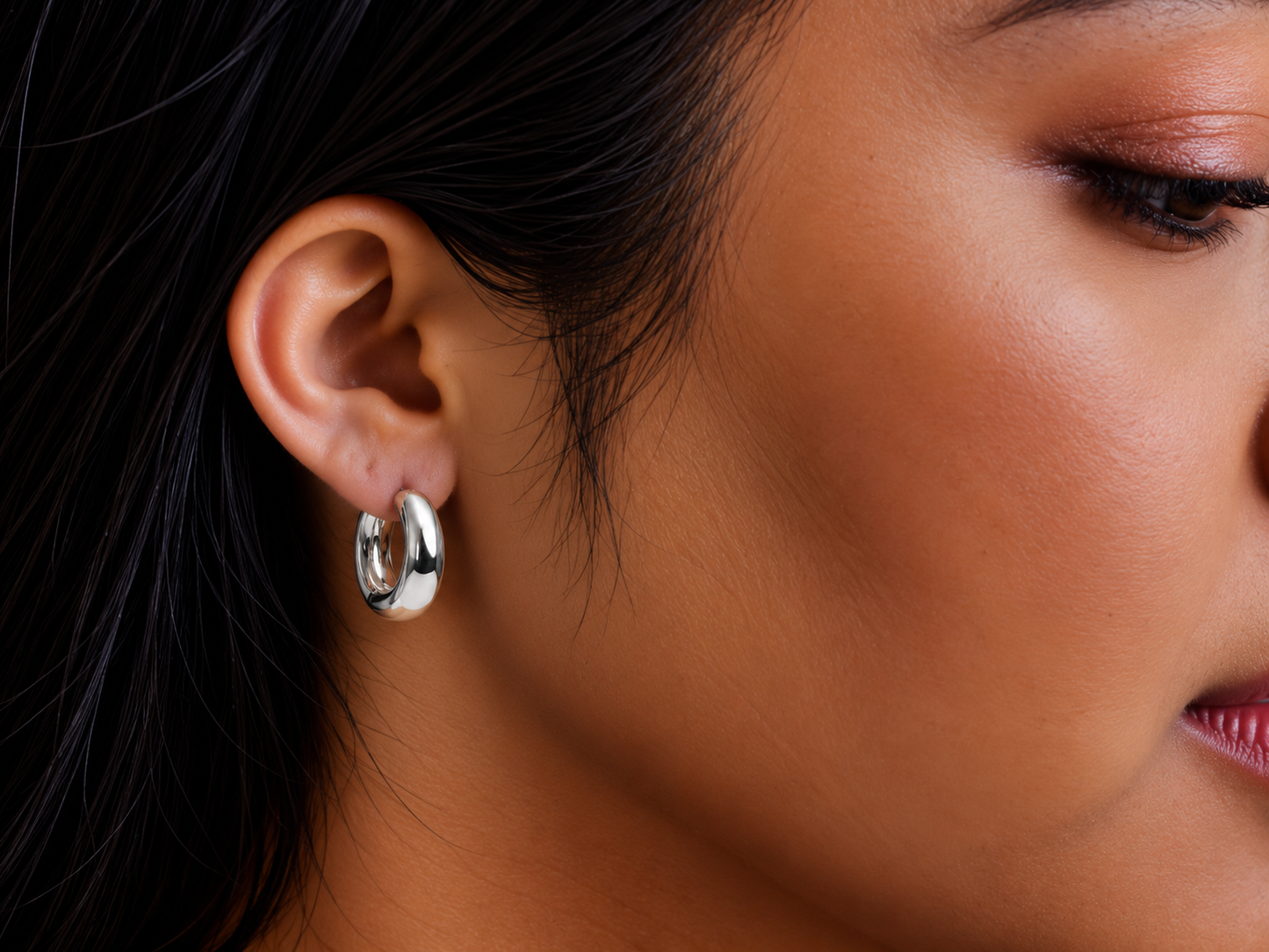 Classic Teardrop Huggie Hoops – Silver