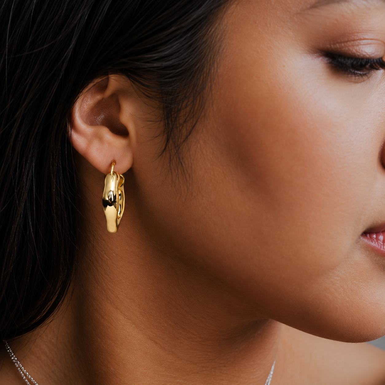 Sculpted Wave Hoops – Gold